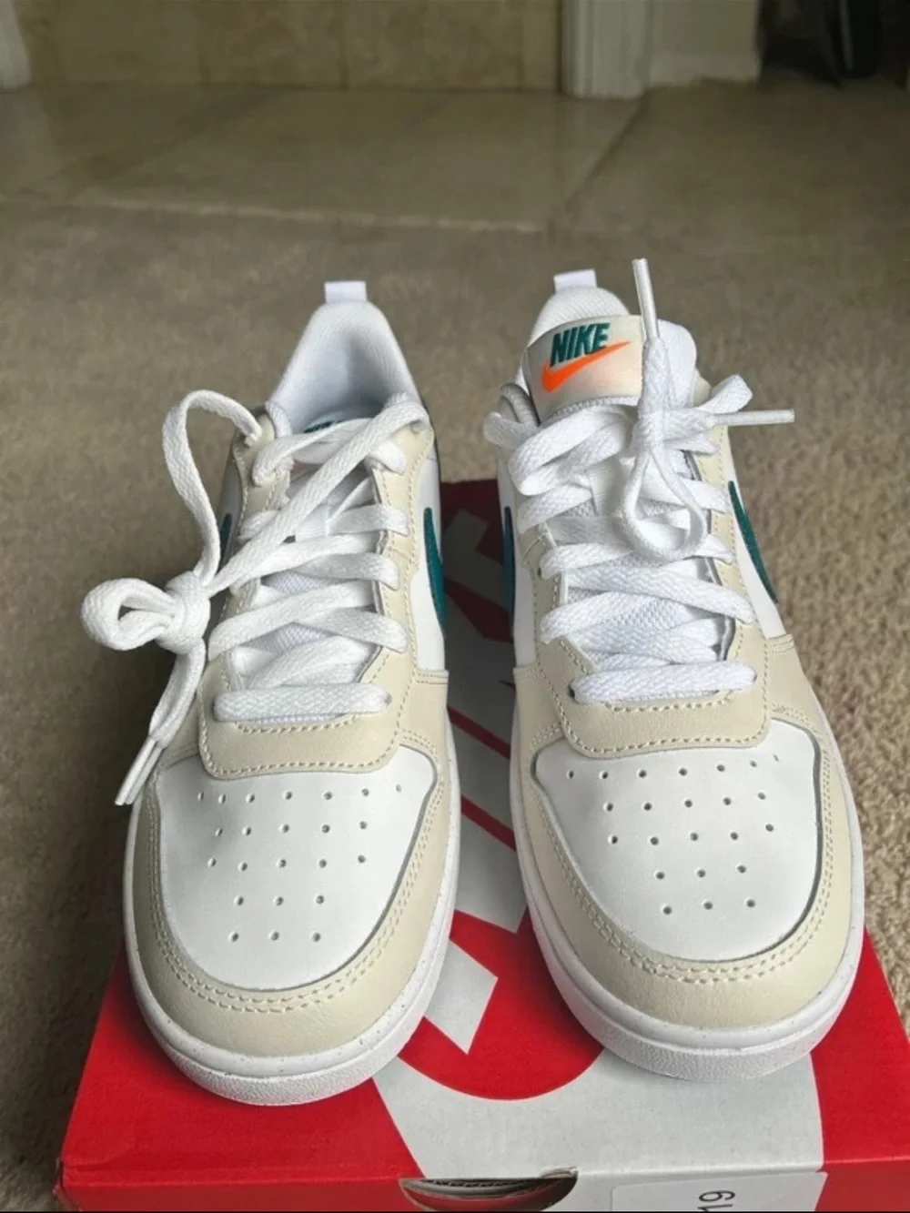 Nike classic low